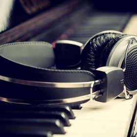 Tablolife Headphones 35 x 50 cm Kanvas Tablo