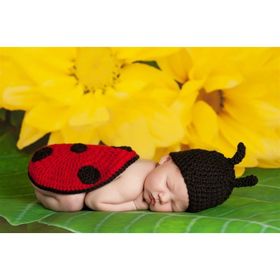 Tablolife Uğur Böceği Bebek 35 x 50 cm Kanvas Tablo