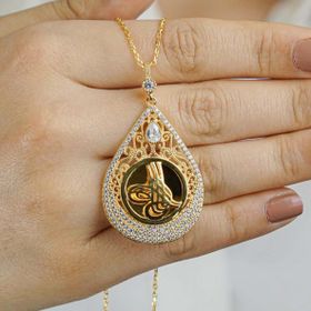 Takıhan 60 cm Damla Tasarımlı Tuğra Motifli Altın Kaplamalı 925 Ayar Gümüş Kadın Kolye