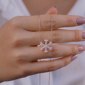 Takıhan Kar Tanesi Tasarımlı Beyaz Zirkon Taşlı 925 Ayar Gümüş Kadın Kolye