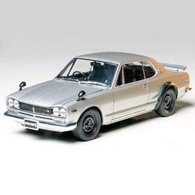 Tamiya 1/24 Nissan Skyline 2000 GT-R H.T. Plastik Araba Maket Kiti