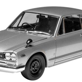 Tamiya 1/24 Nissan Skyline 2000 GT-R H.T. Plastik Araba Maket Kiti
