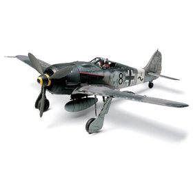 Tamiya 1/48 Focke-Wulf FW190 A-8-A-8 R2 Plastik Uçak Maket Kiti