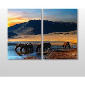 Technopa Atlar ve Göl Manzarası 120x110 cm Kanvas Tablo