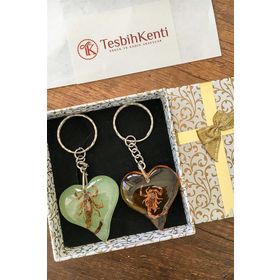 Tesbihkenti Sarı ve Yeşil Renk Kalp Model Akrep Fosilli Anahtarlık