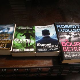 THE BOURNE SUPREMACY - ROBERT LUDLUM