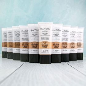 theBalm Anne T. Dotes Lighter Nemlendirici Fondöten