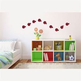 Tilki Dünyası Kırmızı Uğur Böcekleri Duvar Stickerı