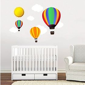 Tilki Dünyası Uçan Balon Bulut ve Güneş Bebek ve Çocuk Odası Duvar Stickerı