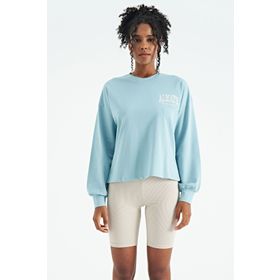 Tommy Life 02116 Açık Mavi O Yaka Hafif Balon Kollu Nakış Detaylı Cropped Basic Kadın Swearshirt