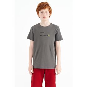 Tommy Life 11117 Koyu Gri Baskı Detaylı O Yaka Standart Kalıp Erkek Çocuk T-Shirt