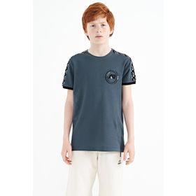 Tommy Life 11121 Orman Yeşili Omuz Baskı Detaylı Standart Kalıp O Yaka Erkek Çocuk T-Shirt