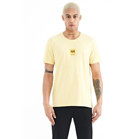 Tommy Life 88210 Sarı Minimal Baskılı O Yaka Standart Kalıp Erkek T-Shirt