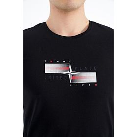 Tommy Life 88215 Siyah Yazılı Şekil Basklı Standart Kalıp Erkek T-shirt