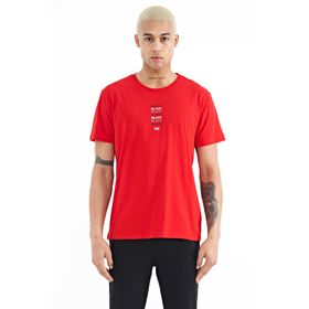 Tommy Life 88227 Kırmızı Minimal Yazı Baskılı O Yaka Standart Kalıp Erkek T-Shirt