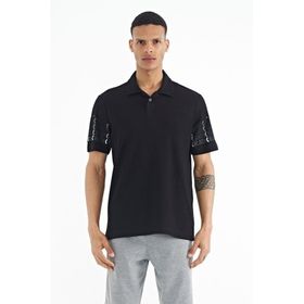 Tommy Life 88240 Siyah Kol Baskı Detaylı Polo Yaka Standart Form Erkek T-shirt