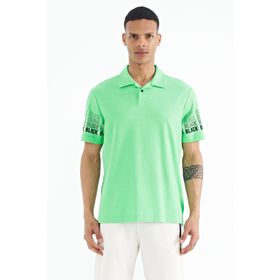 Tommy Life 88240 Su Yeşili Kol Baskı Detaylı Polo Yaka Standart Form Erkek T-shirt