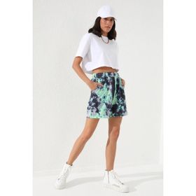 Tommy Life 91005 Yeşil Kadın Batik Desenli Bağcıklı Cepli Rahat Form Bermuda Şort