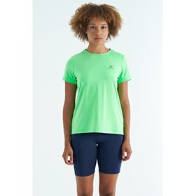 Tommy Life 97267 Neon Yeşil Sırt Yırtmaç Detaylı O Yaka Kısa Kollu Standart Kalıp Kadın T-Shirt