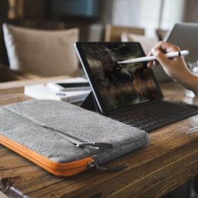 Tomtoc A18-A01D-007 10.5 inç Apple iPad-Samsung Tablet Çantası