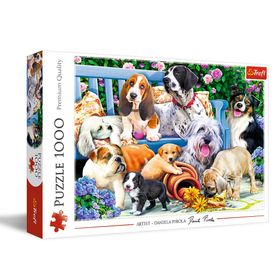 Trefl Dog In The Garden 1000 Parça Puzzle