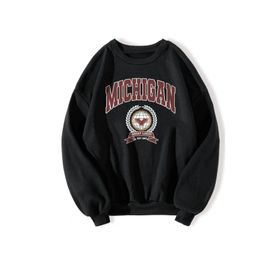 Trendseninle Michigan Baskılı Siyah Kırmızı Oversize Kadın Sweatshirt