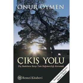 UÇURUMUN KENARINDA DIŞ POLITIKA - ONUR ÖYMEN