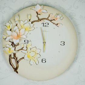 Ultima 1012W Kabartma Çiçek Desenli Duvar Saati