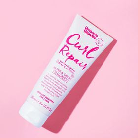 Umberto Giannini Curl Repair Grow Bukle Onarıcı Saç Uzatıcı 250 ml Şampuan