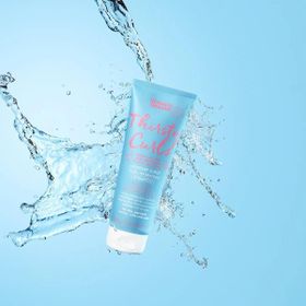 Umberto Giannini Thirsty Curls Nemsiz Kıvırcık Saçlar İçin Hyaluronic Acid İçerikli 250 ml Nemlendirici Şampuan