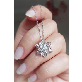 Vaoov 925 Ayar Gumus Beyaz Tasli Lotus Cicegi Kolye