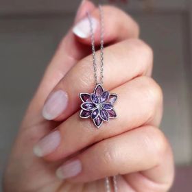 Vaoov 925 Ayar Gümüş Mor Taşlı Rodyumlu Lotus Çiçeği Kolye