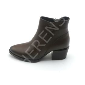 Venüs 2405424 Kahverengi Kadın Bot