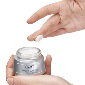 Vichy Liftactiv Supreme 50 ml Kuru Ciltler İçin Kırışıklık Karşıtı ve Sıkılaştırıcı Günlük Yoğun Bakım Kremi