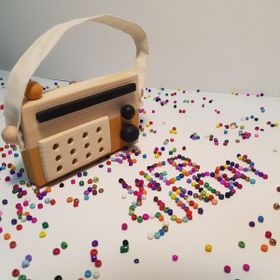 Websunday El Yapımı Ahşap Oyuncak Güneş Sarısı Baby Radyo