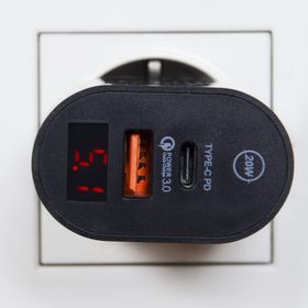 Winex Pd20w Dijital Göstergeli Type C Usba Çift Çıkışlı Şarj Aleti Başlığı