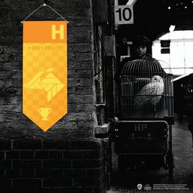 Wizarding World FLS025 Harry Potter Kılıç Hufflepuff Flama