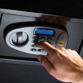 Yale Lcd Ekranlı Orta Boy Lcd Ekranlı Dijital Para Kasası