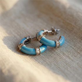 Zeino Beyaz Altın Kaplama 18 mm Mavi Detaylı Taşlı Halka Küpe