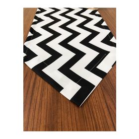 Zeren Home Siyah Beyaz Zizgag Sıvı Geçirmez Üçgen 40x160 cm Runner
