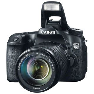 Canon EOS 70D 18-135mm IS STM Lens DSLR Fotoğraf Makinesi Fiyatları