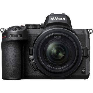 Nikon Z5 24-50 F-4-6.3 Aynasız Fotoğraf Makinesi Fiyatları