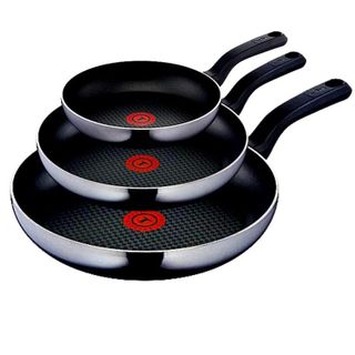 TefaL Titanium Resist Siyah 20+26+28 cm 3'lü Tava Seti
