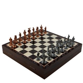Gift Home Orta Boy Metal İspanyol 36x36x6 cm Satranç Takımı Antik ve Ceviz Desenli Sandıklı MDF Tahtası