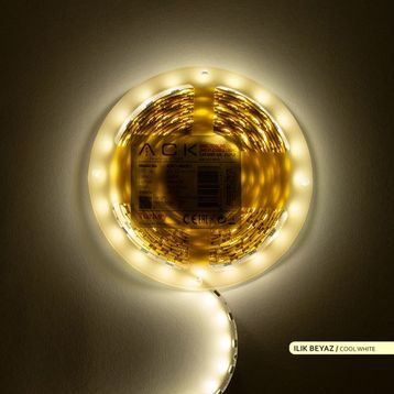 ACK Üç Çip 60 Ledli 4000 K Ilık Beyaz 15 Lümen 12 V 14.4 W 5 m Şerit Led