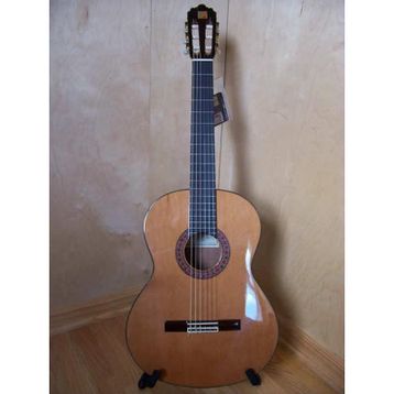 Alhambra 2C Klasik Gitar
