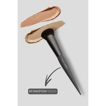 Alix Avien Brush Foundation