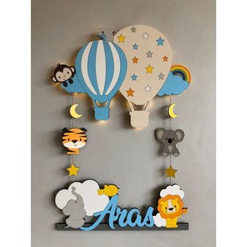 Atölye Selçukum Bebek Mavisi - Krem Uçan Balon & Hayvanlar Işıklı İsme Özel Ahşap Bebek Odası Kapı Süsü