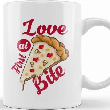 Baskı Dükkanı Love at First Bite Pizza Slice Pixel Art Kupa