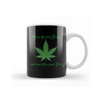 Baskı Dükkanı Make Every Day National Marijuana Day Kupa